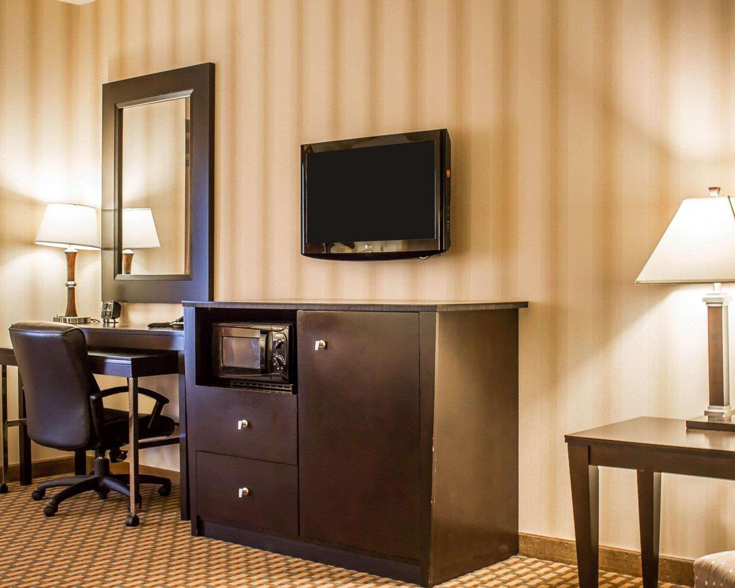 Comfort Suites Edinboro Esterno foto