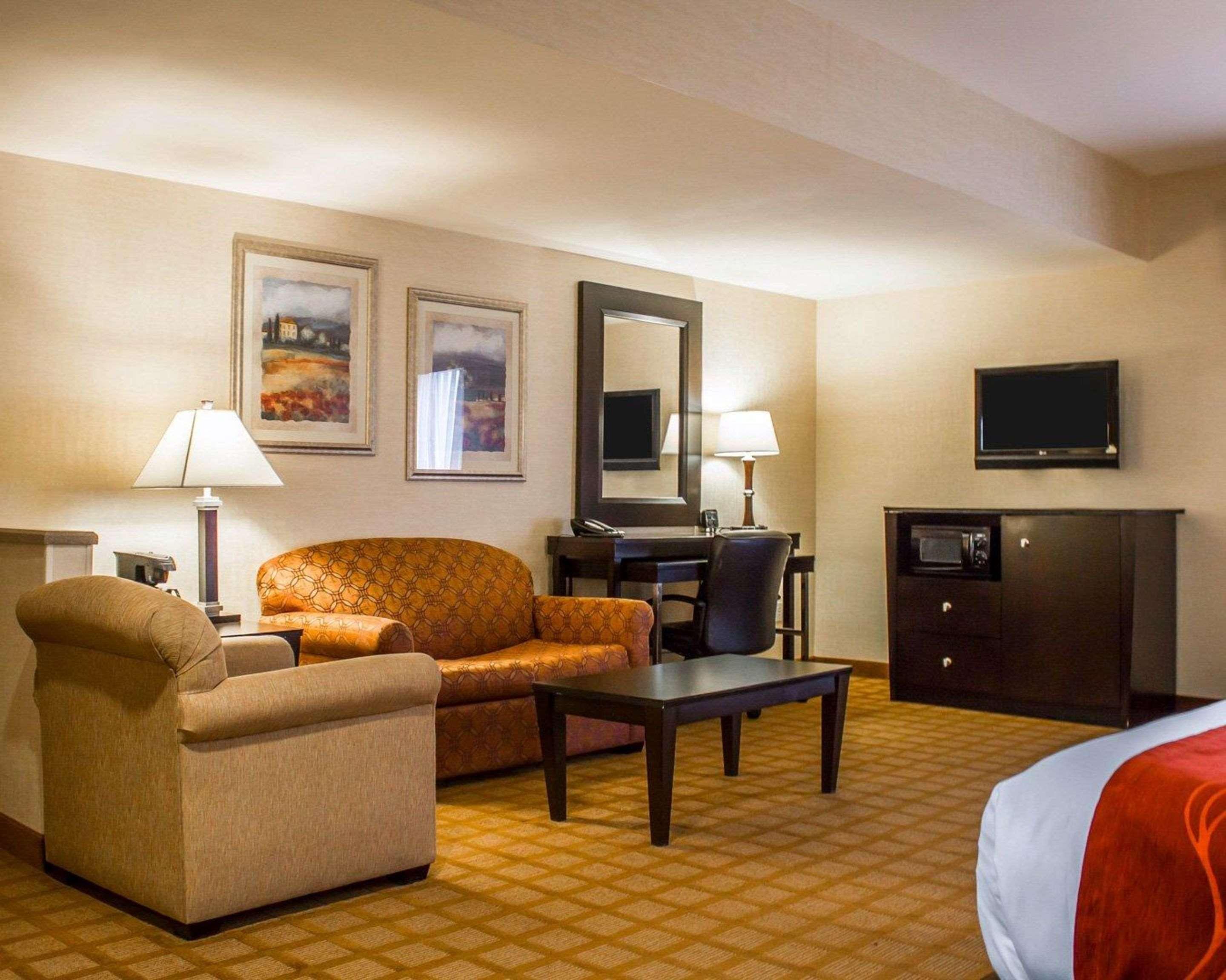 Comfort Suites Edinboro Esterno foto